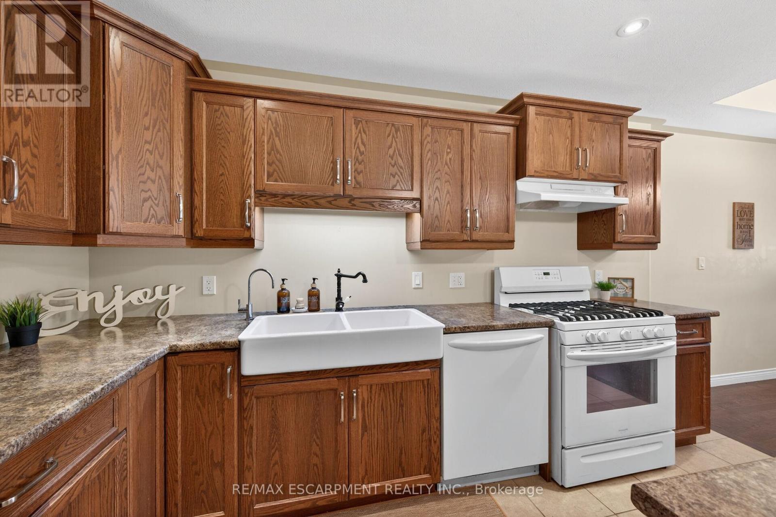 10 EMILY STREET - Image 16