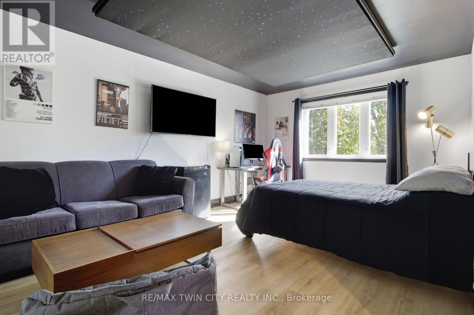 445 SHERRING STREET - Image 32