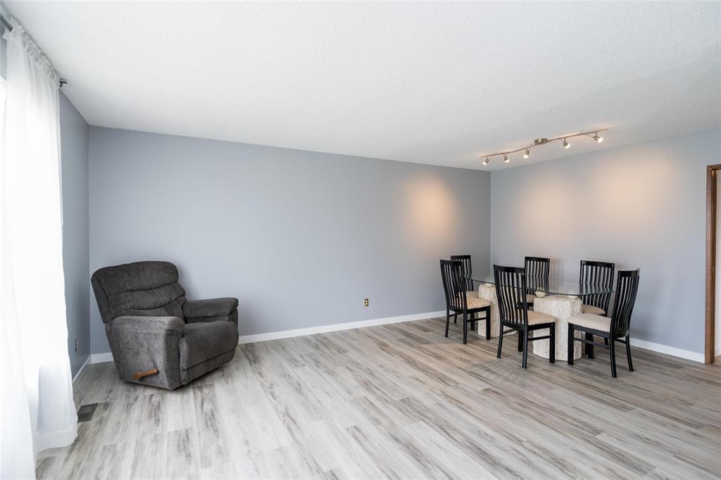 103 Thunder Bay, Winnipeg, Manitoba, R2M4S2, Winnipeg, Manitoba — photo 4 of 5