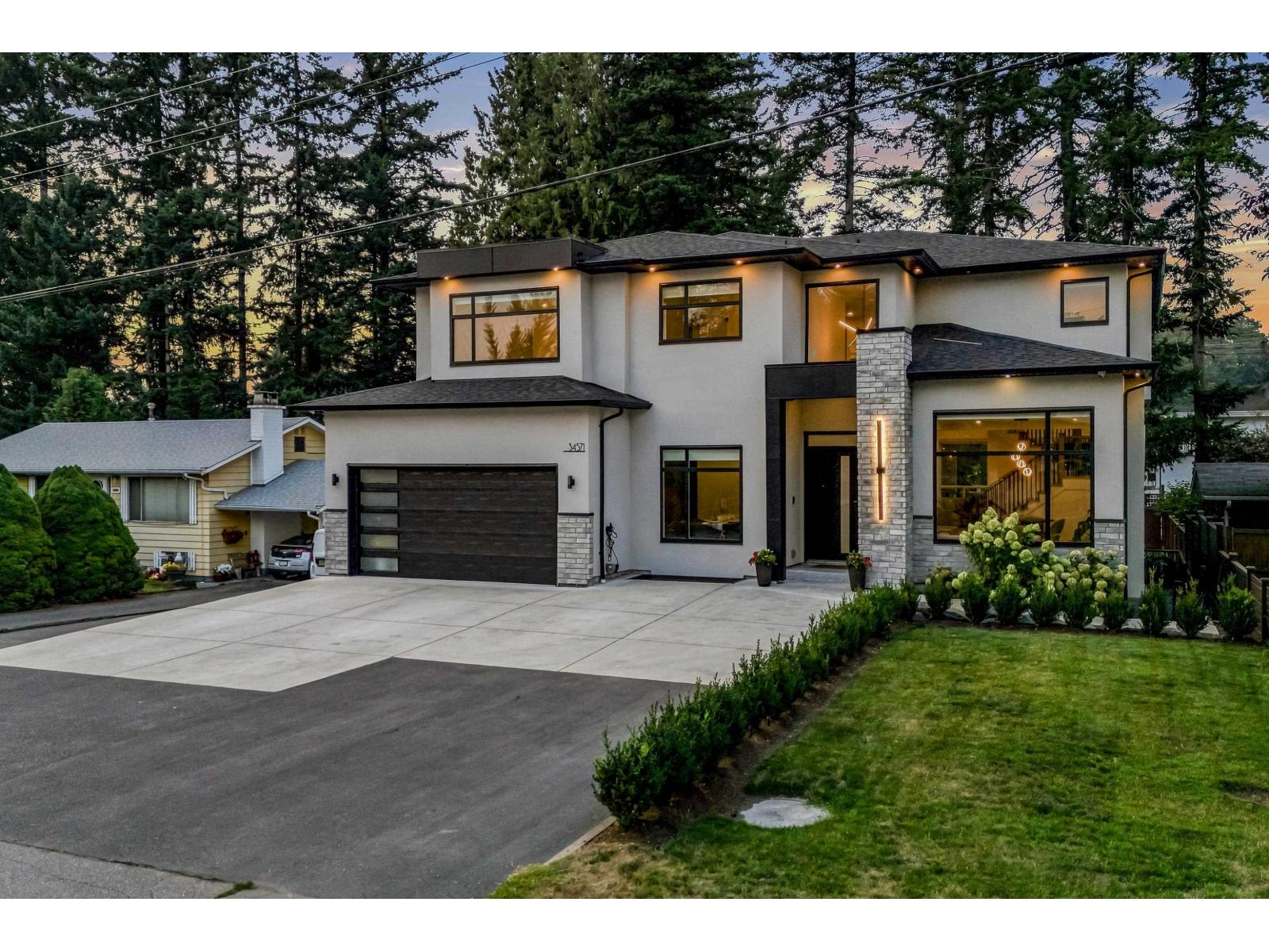 34571 DEVON Crescent, Abbotsford, British Columbia, V2S2X5, Abbotsford, British Columbia — photo 2 of 5