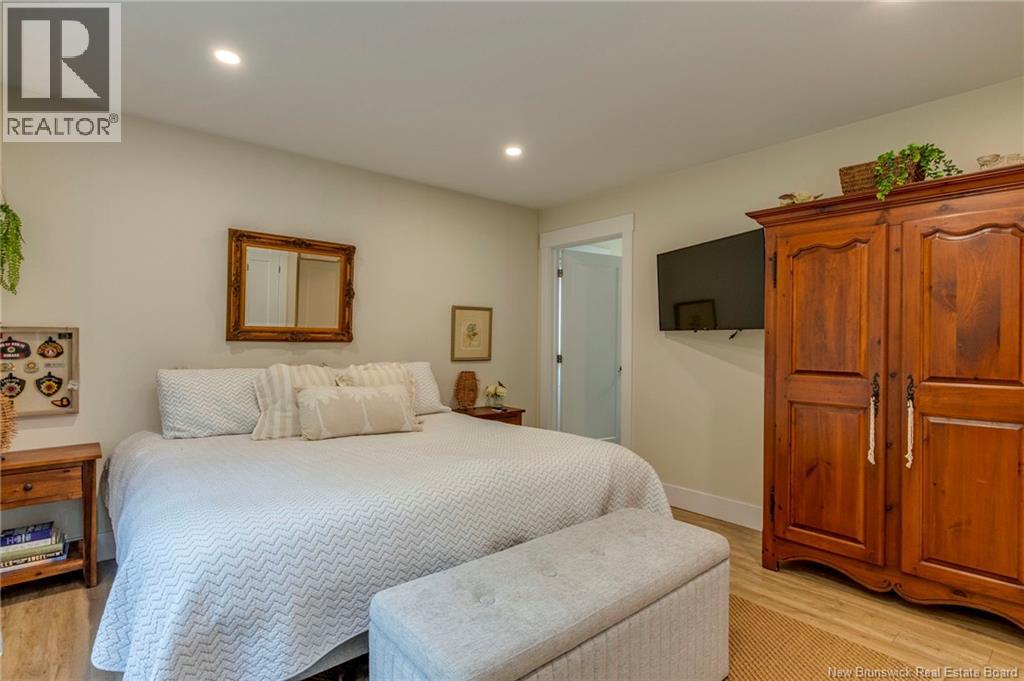 132 McQueen Street - 33