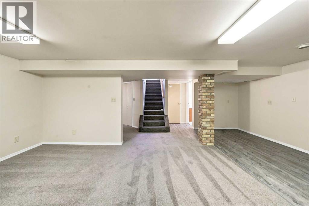 Listing photo – 4216 37 Street, Red Deer