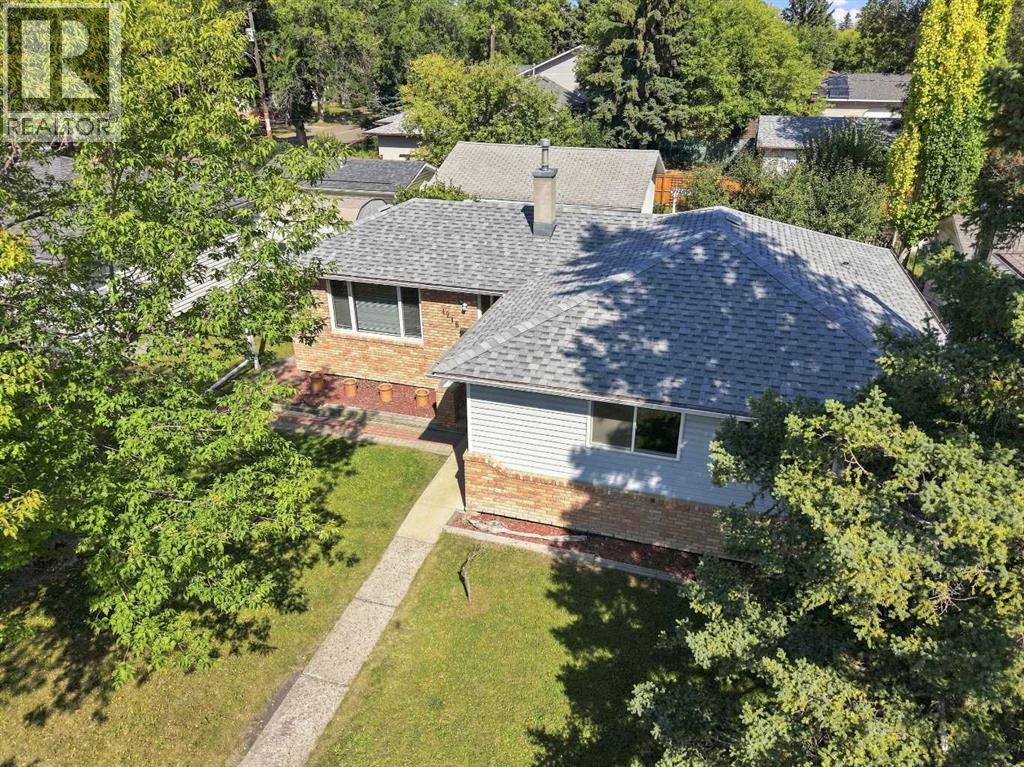 Listing photo – 4216 37 Street, Red Deer