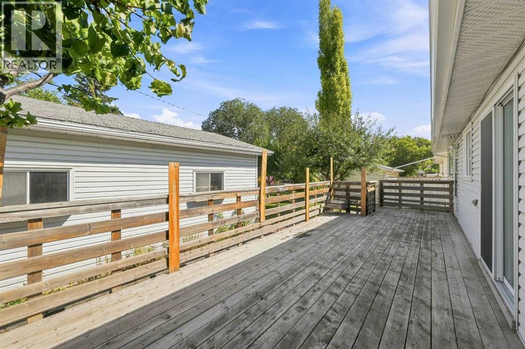 Listing photo – 4216 37 Street, Red Deer