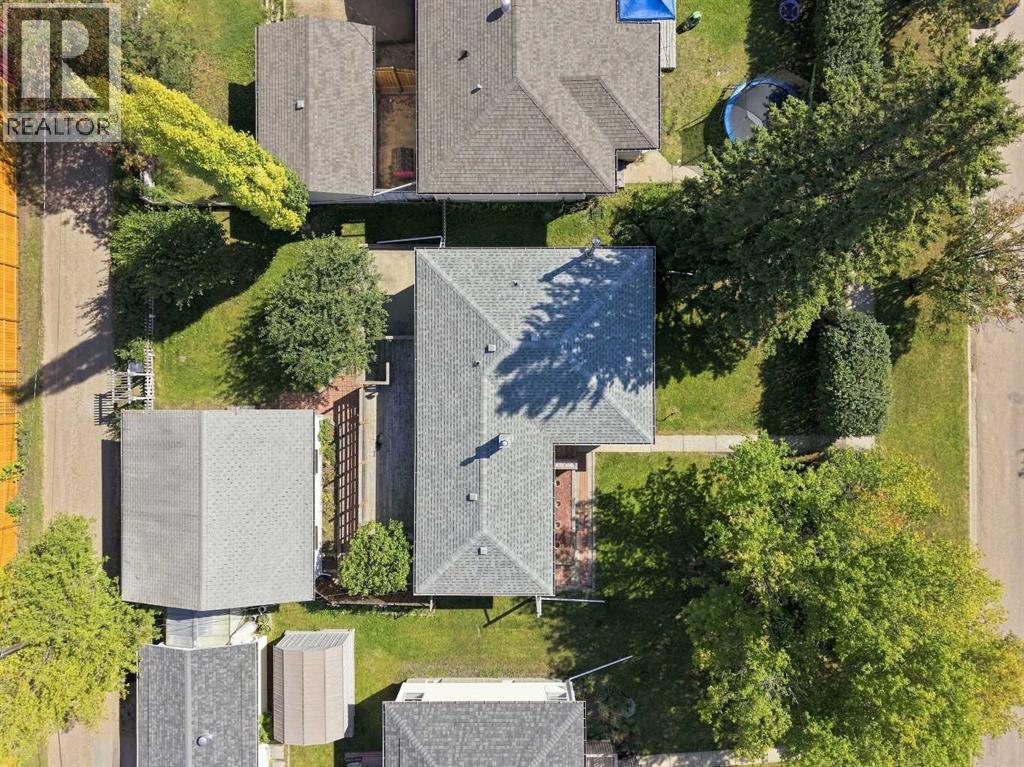 Listing photo – 4216 37 Street, Red Deer