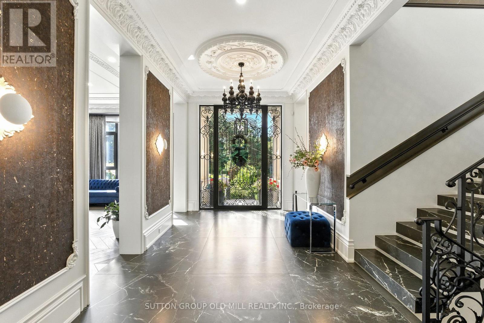 10 Hillavon Drive, Toronto — photo 6