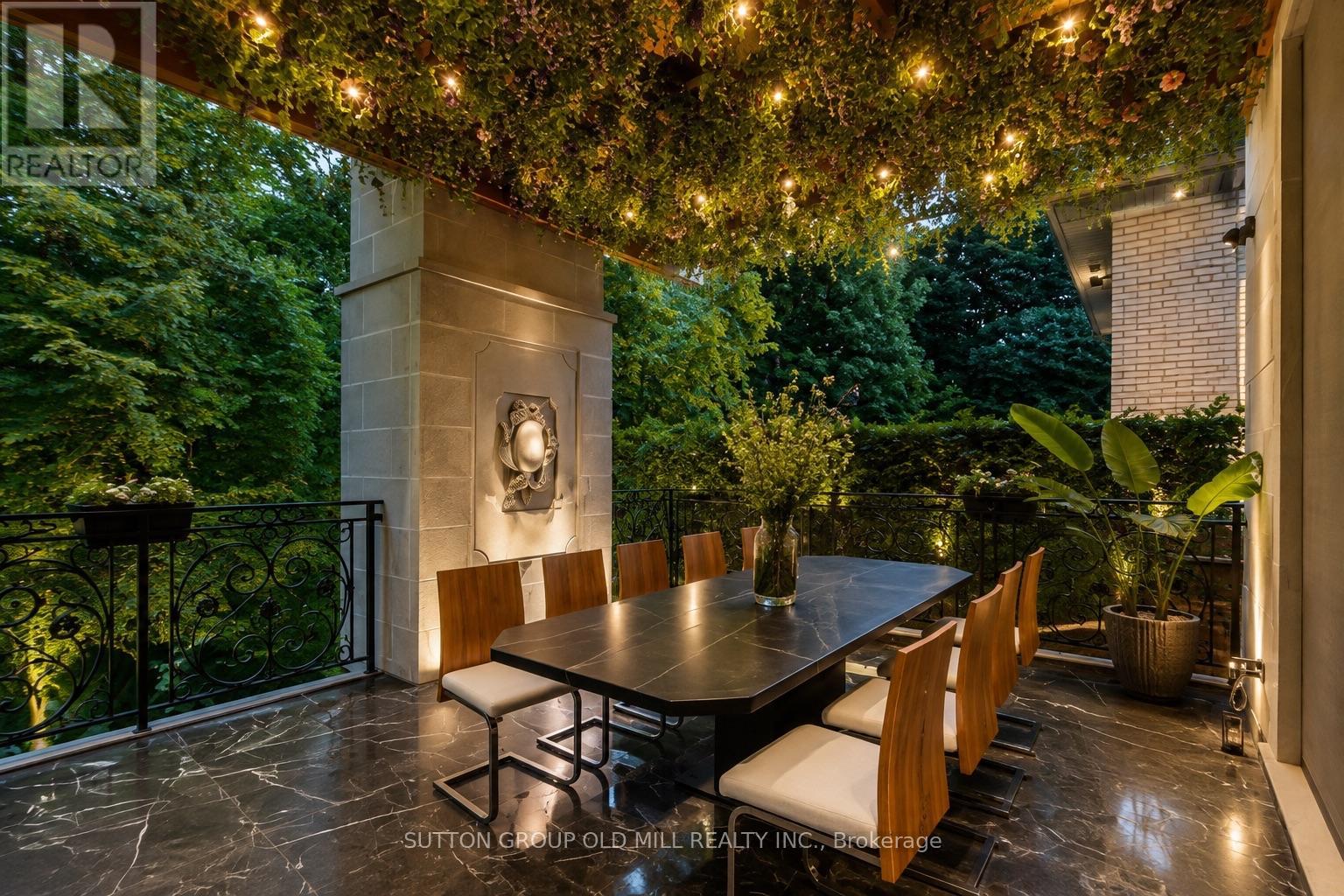 10 Hillavon Drive, Toronto (Princess-Rosethorn), Ontario, M9B2P5, Toronto (Princess-Rosethorn), Ontario — photo 3 of 5