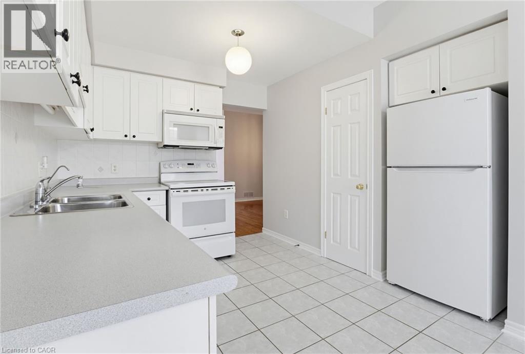 34 GREENTRAIL Drive - 5