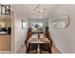 4pc Bathroom - 811 Martin Avenue, Kelowna, BC V1Y6V4 Photo 7