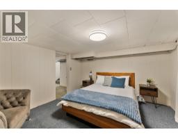 811 Martin Avenue, Kelowna, BC V1Y6V4 Photo 21