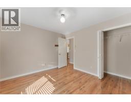 811 Martin Avenue, Kelowna, BC V1Y6V4 Photo 35
