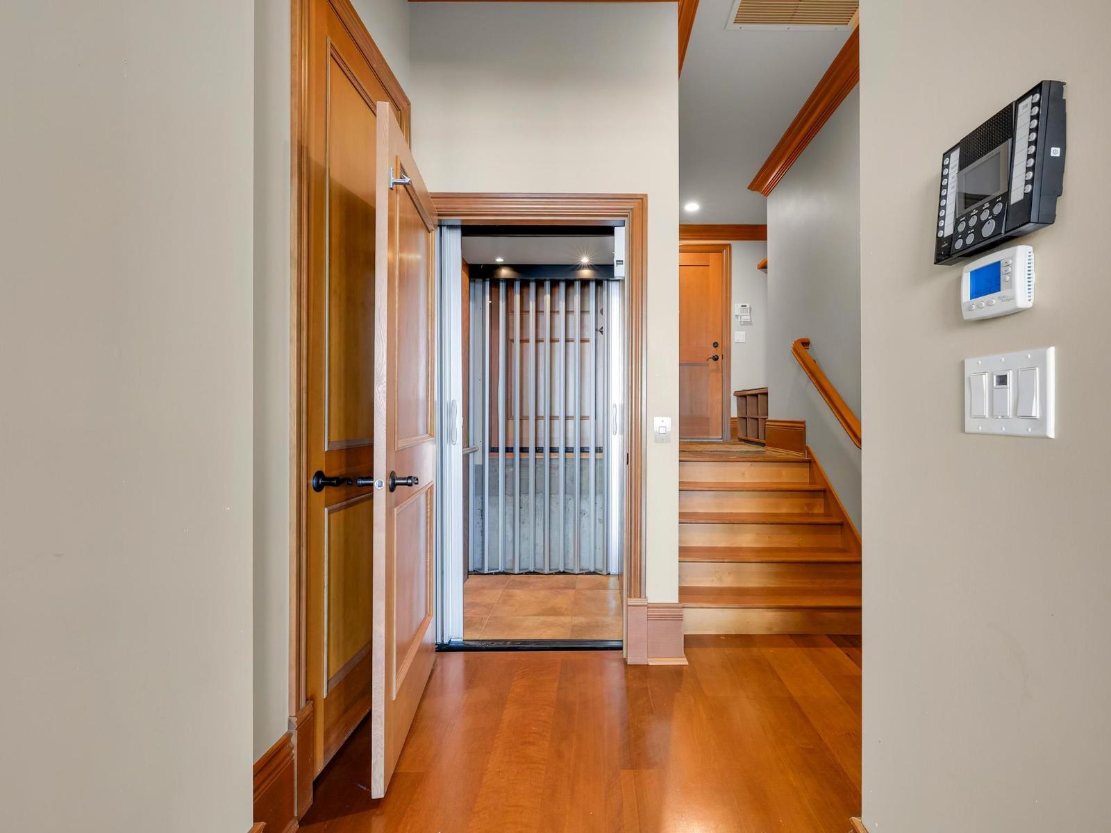 14334 SUNSET DRIVE, White Rock
