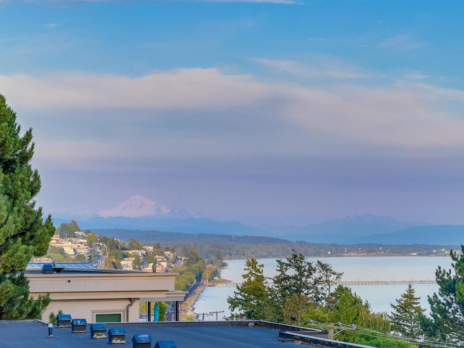 14334 SUNSET DRIVE, White Rock