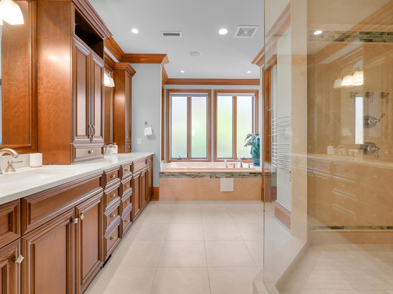 14334 SUNSET DRIVE, White Rock