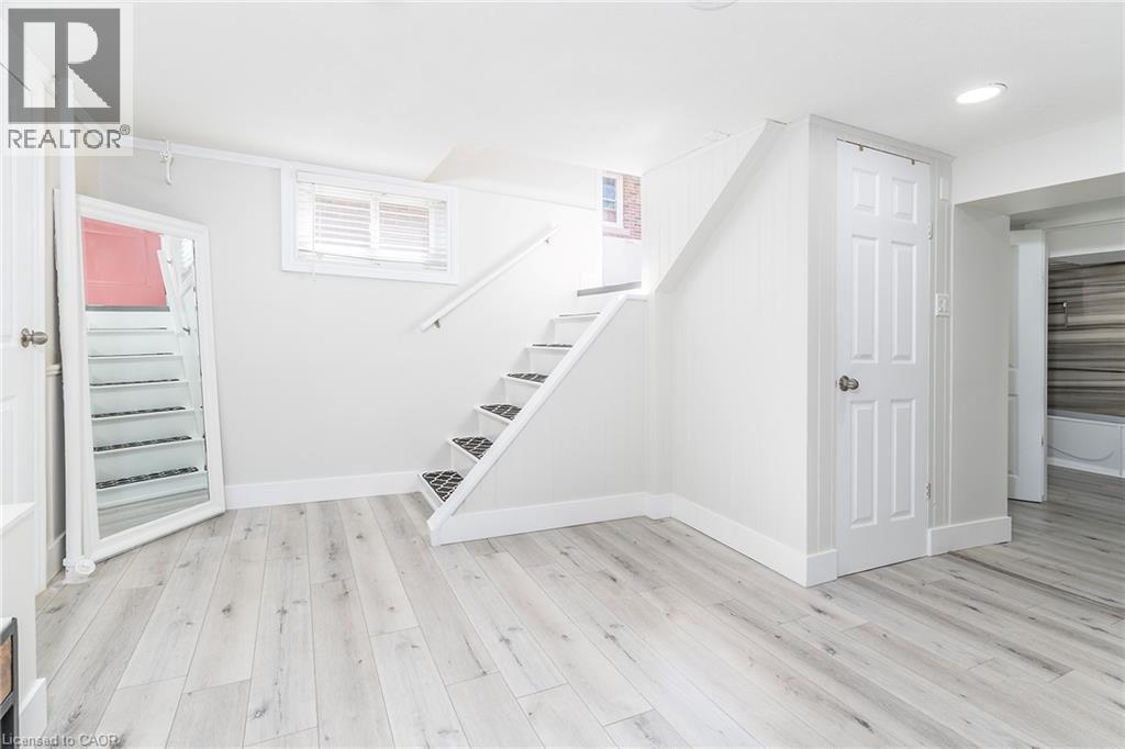 98 DUNCOMBE Drive - 18