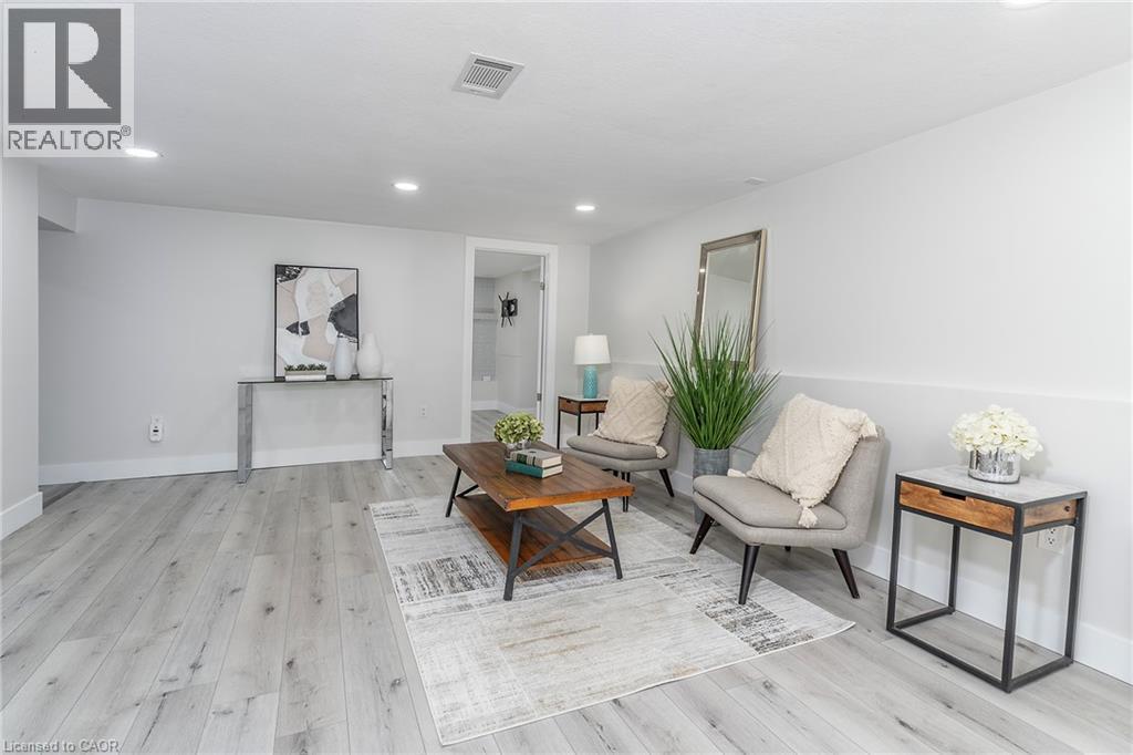 98 DUNCOMBE Drive - Image 19