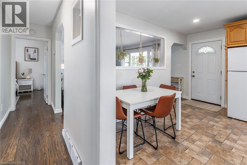 98 DUNCOMBE Drive - Image 12