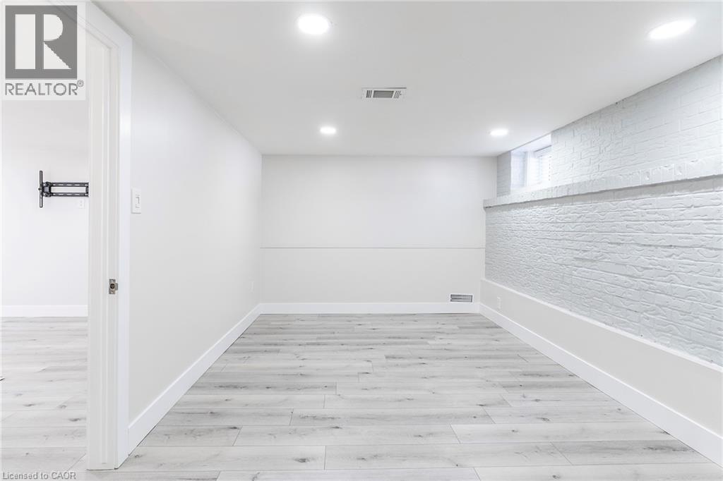 98 DUNCOMBE Drive - 25