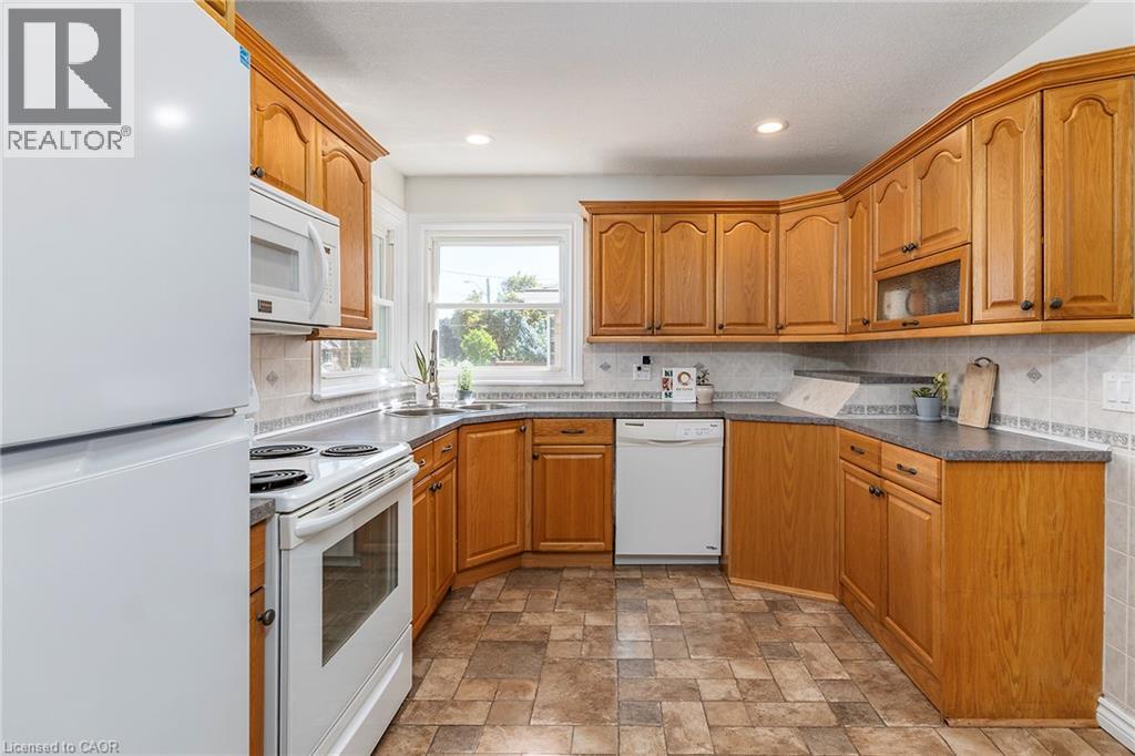 98 DUNCOMBE Drive - Image 10