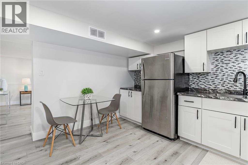 98 DUNCOMBE Drive - 23