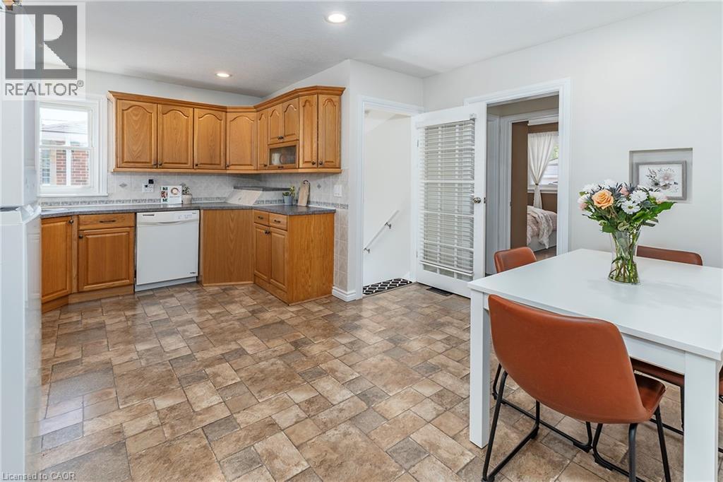 98 DUNCOMBE Drive - 9