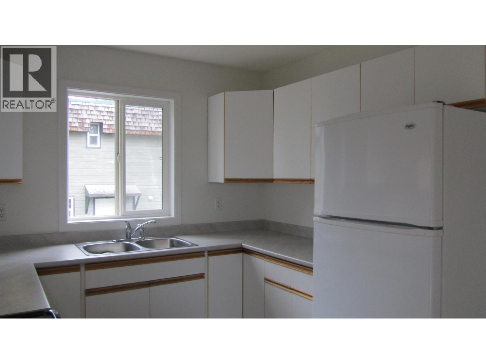 229 ELM AVENUE - Image 5