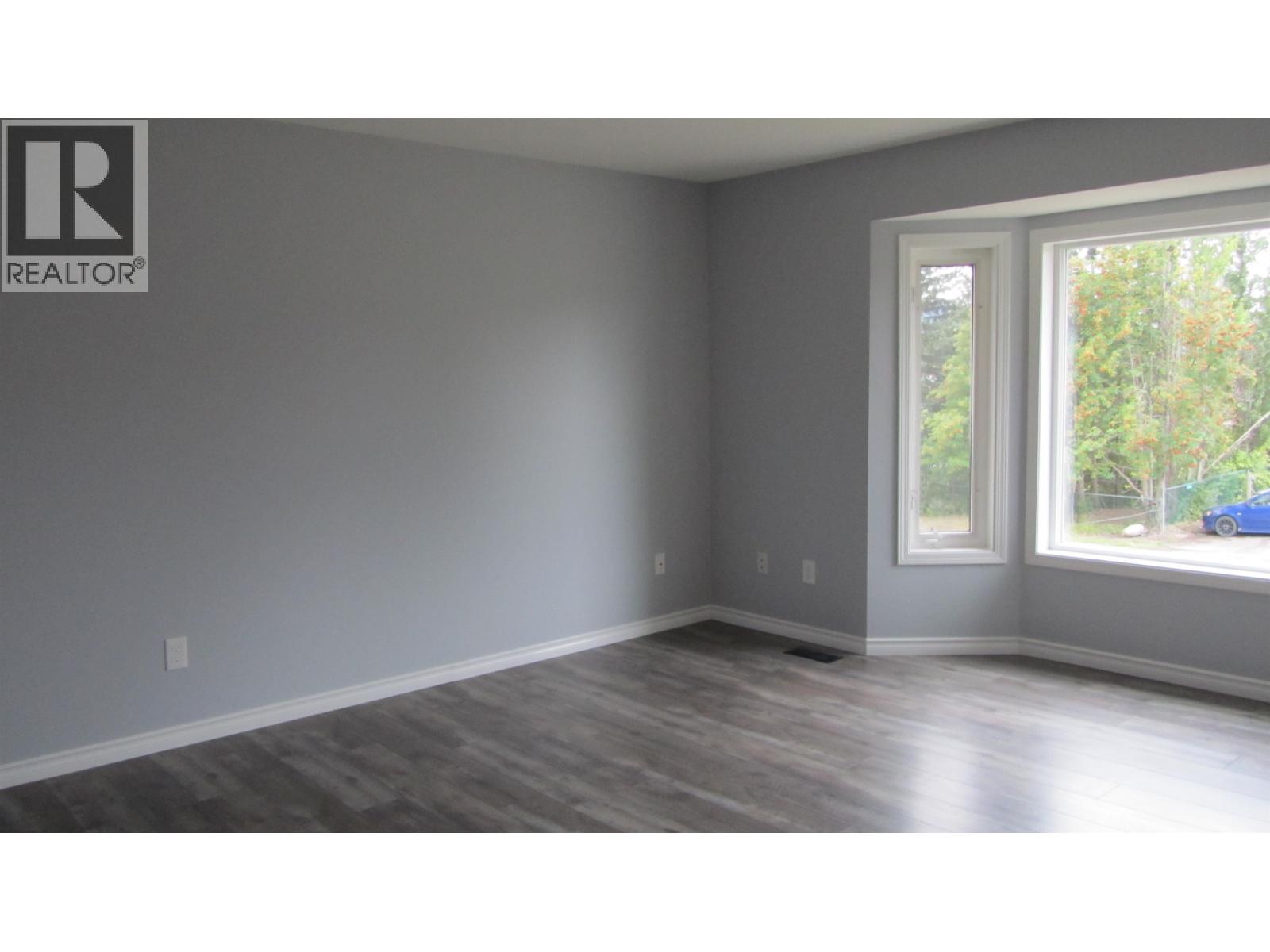 229 ELM AVENUE - Image 6