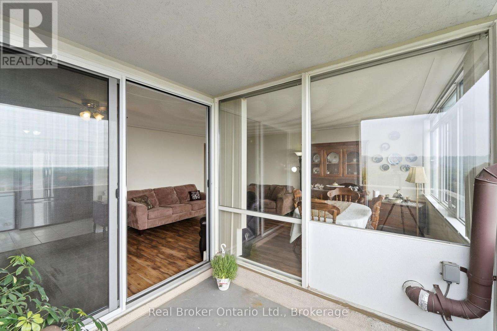 #908 40 HARRISFORD STREET - Image 10