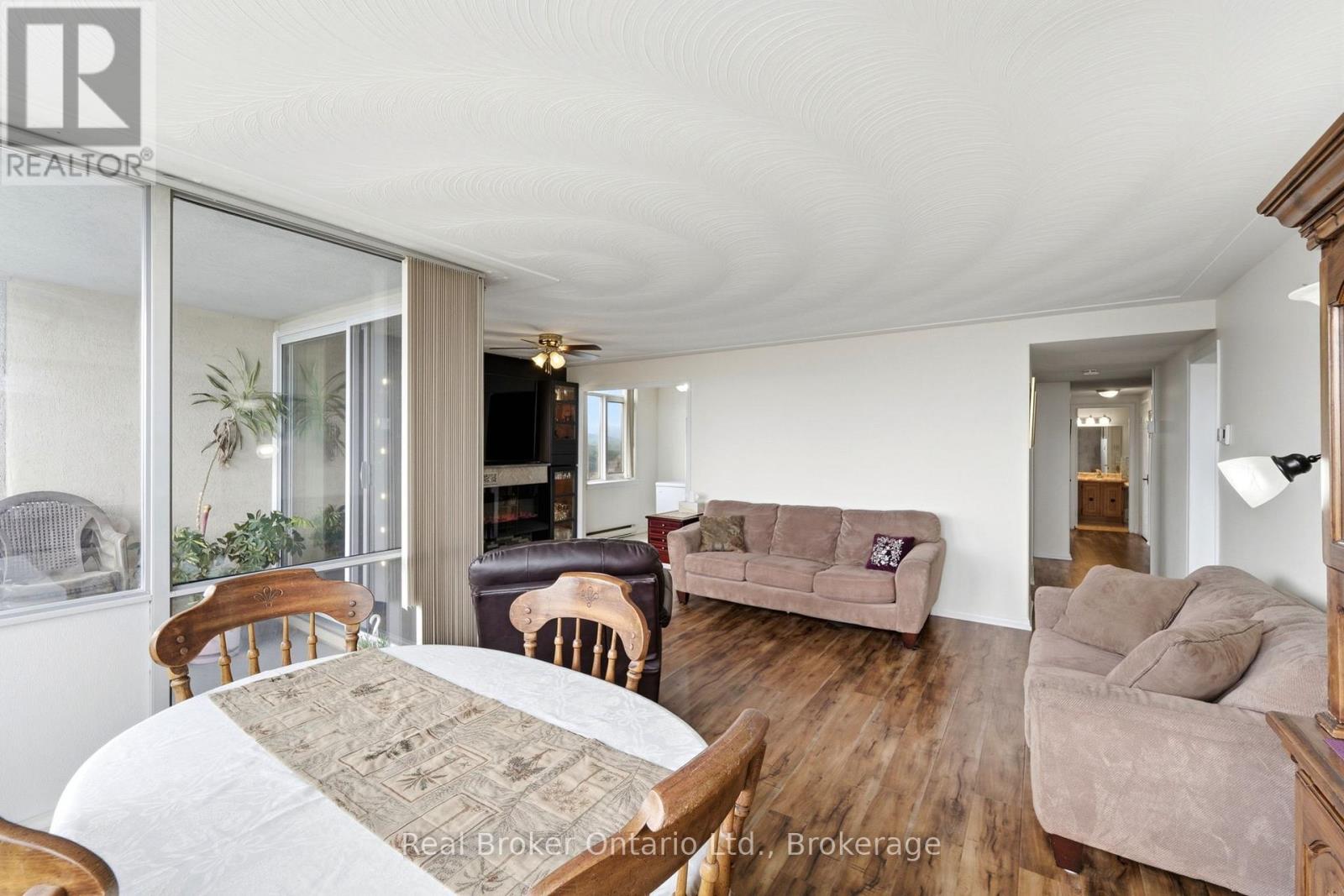 #908 40 HARRISFORD STREET - Image 17