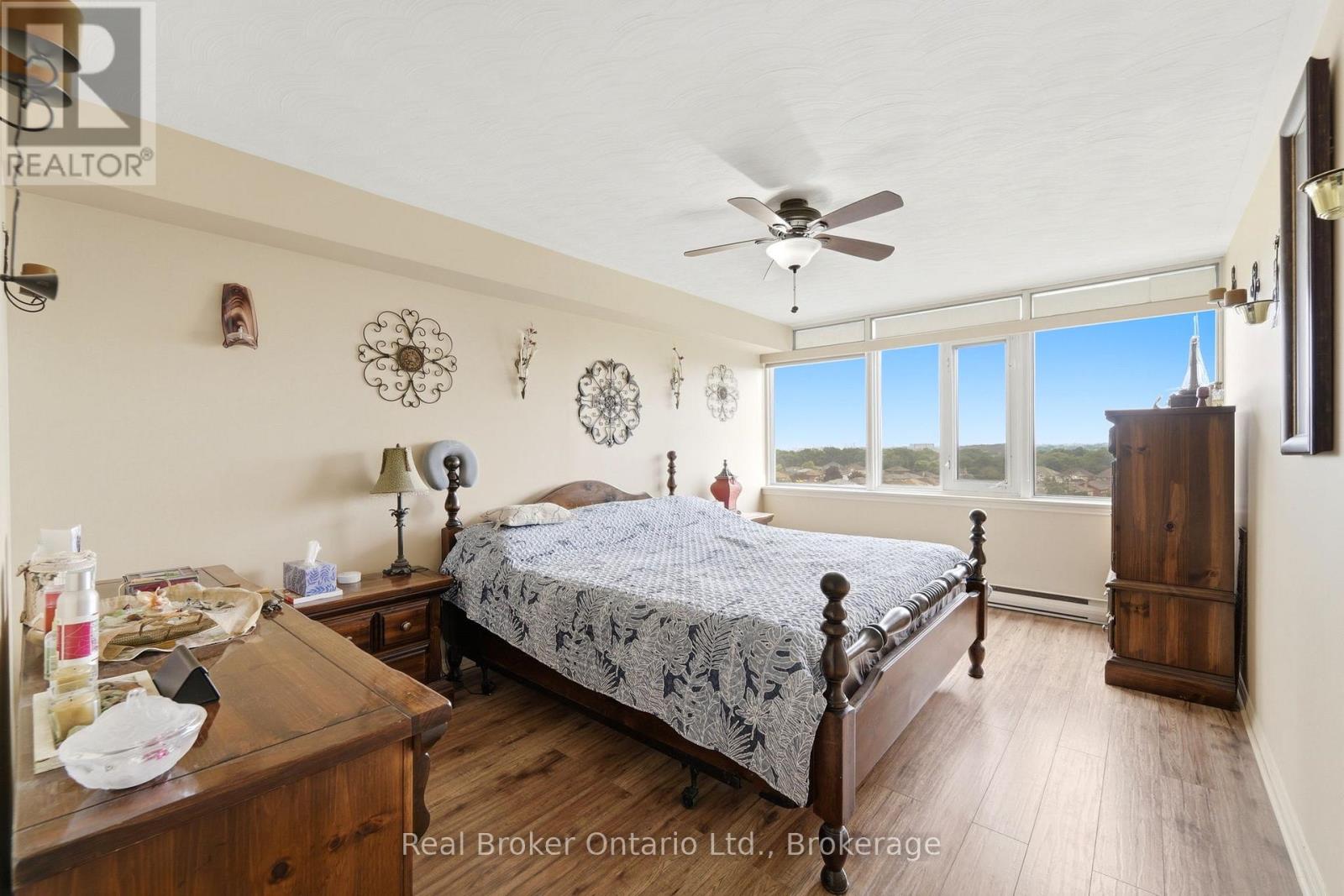 #908 40 HARRISFORD STREET - Image 18