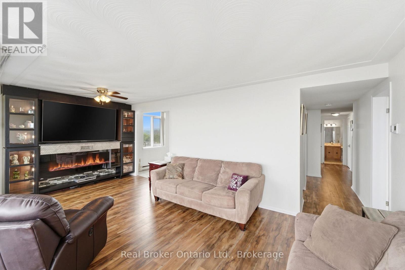 #908 40 HARRISFORD STREET - Image 8
