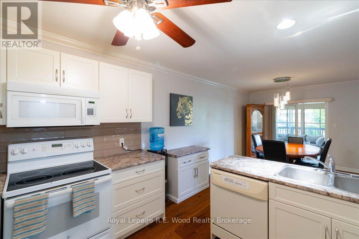 2 ORIOLE CRESCENT - 24