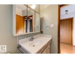 5811 92 Av Nw, Edmonton, AB T6B2G9 Photo 14