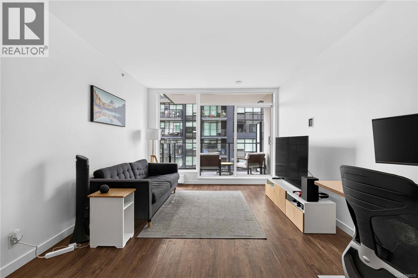 #901 363 Tyee Rd - Image 12
