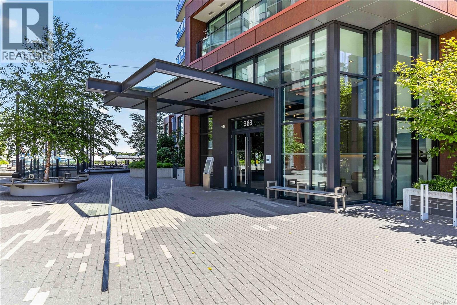 #901 363 Tyee Rd - 2