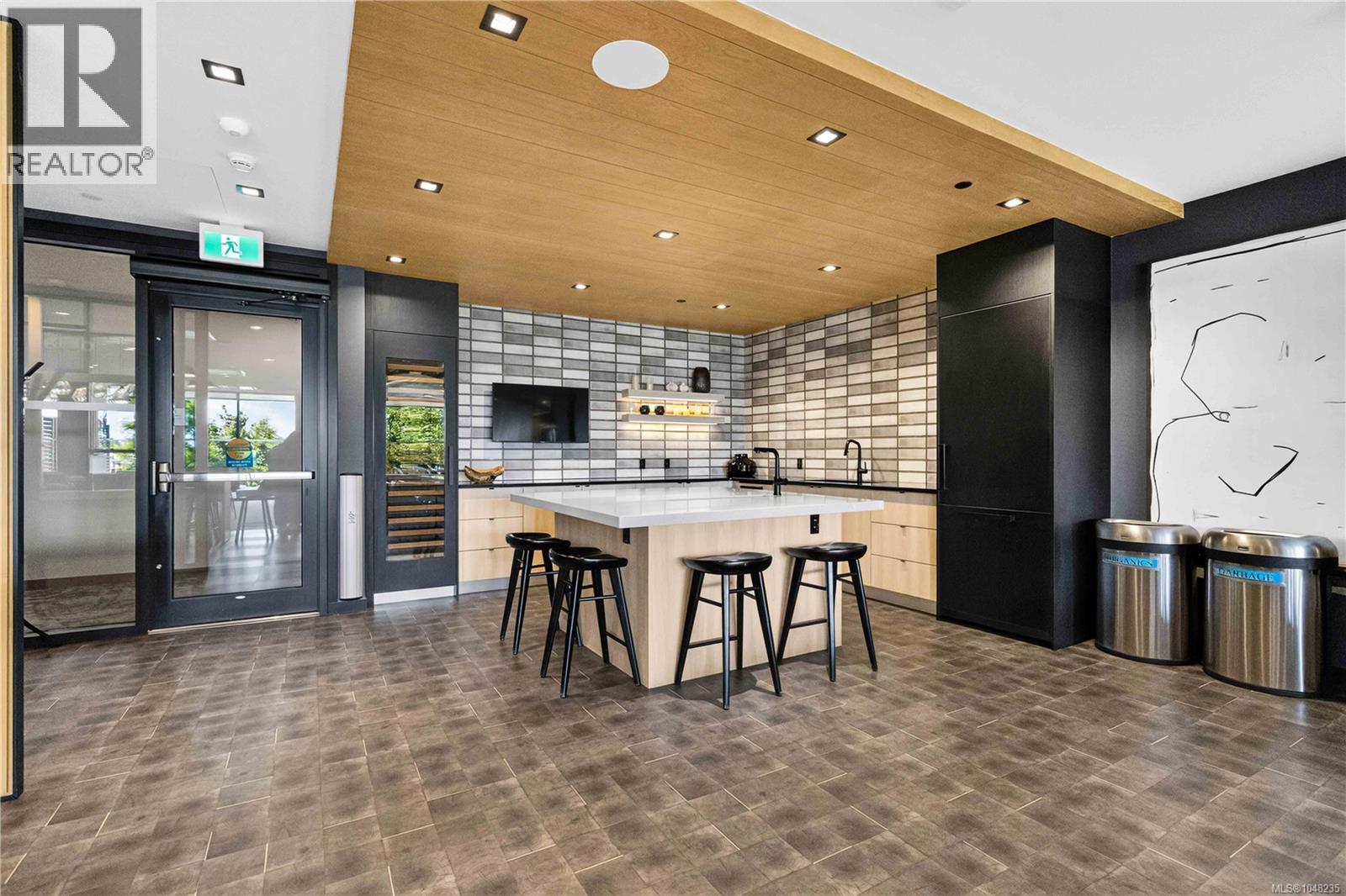 #901 363 Tyee Rd - 31