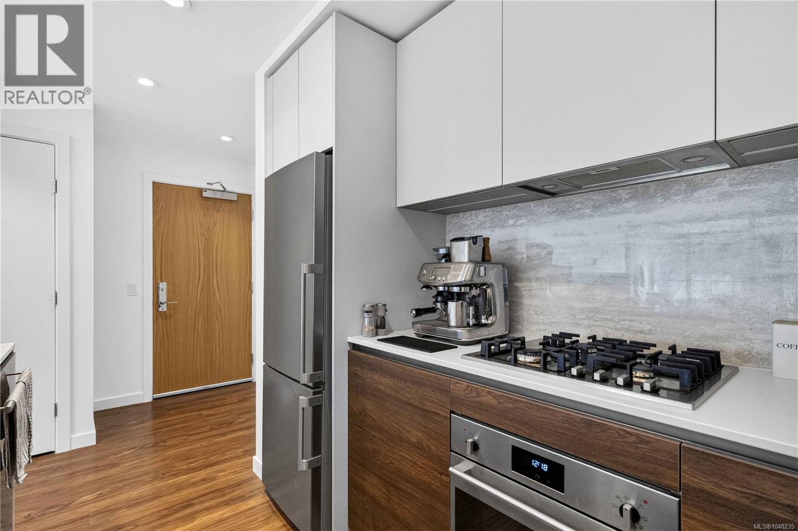#901 363 Tyee Rd - 6