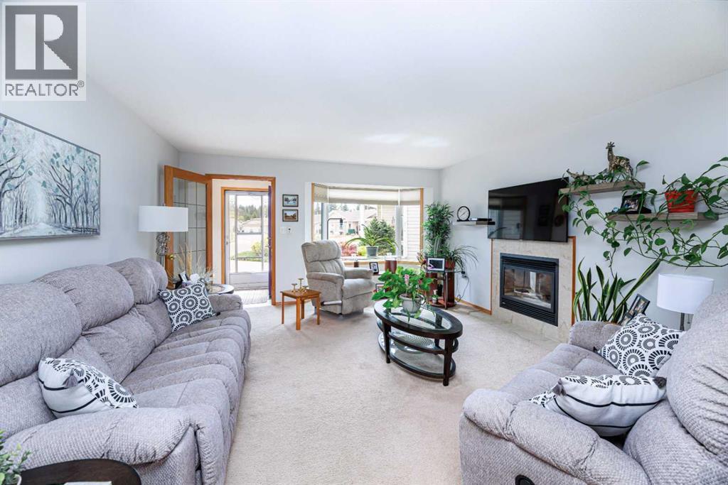 Listing photo – 4634 42 Street Crescent, Red Deer