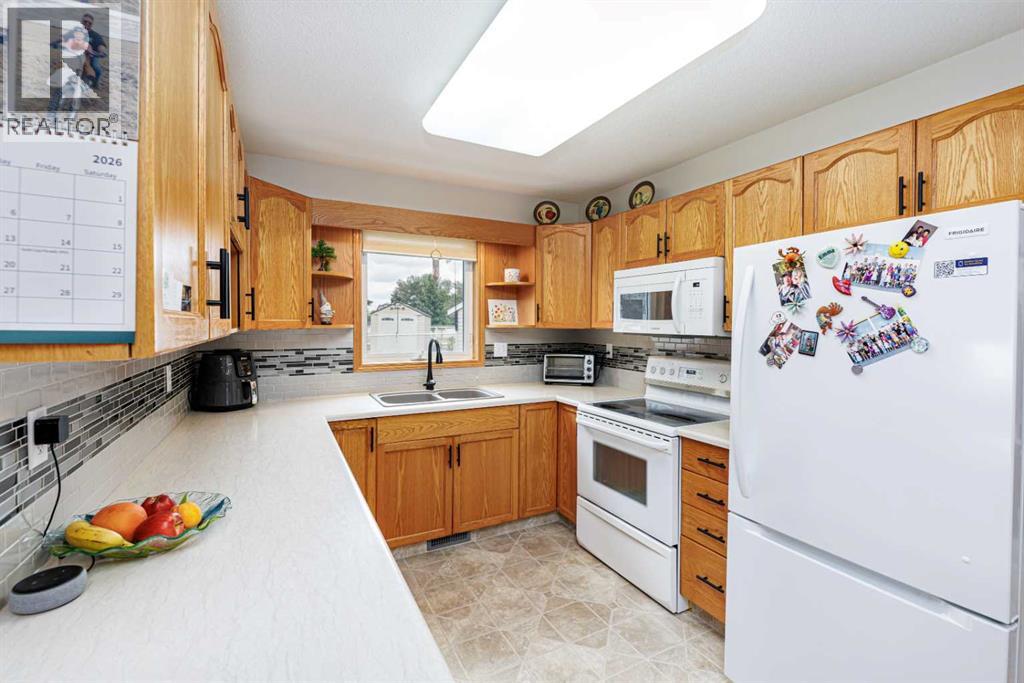 Listing photo – 4634 42 Street Crescent, Red Deer