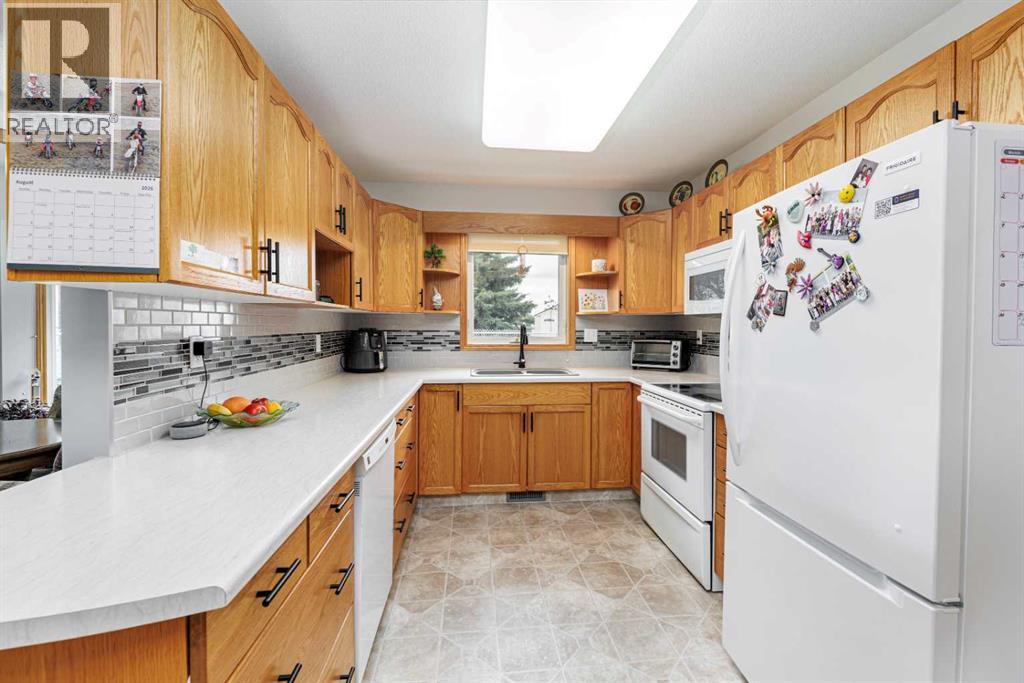 Listing photo – 4634 42 Street Crescent, Red Deer