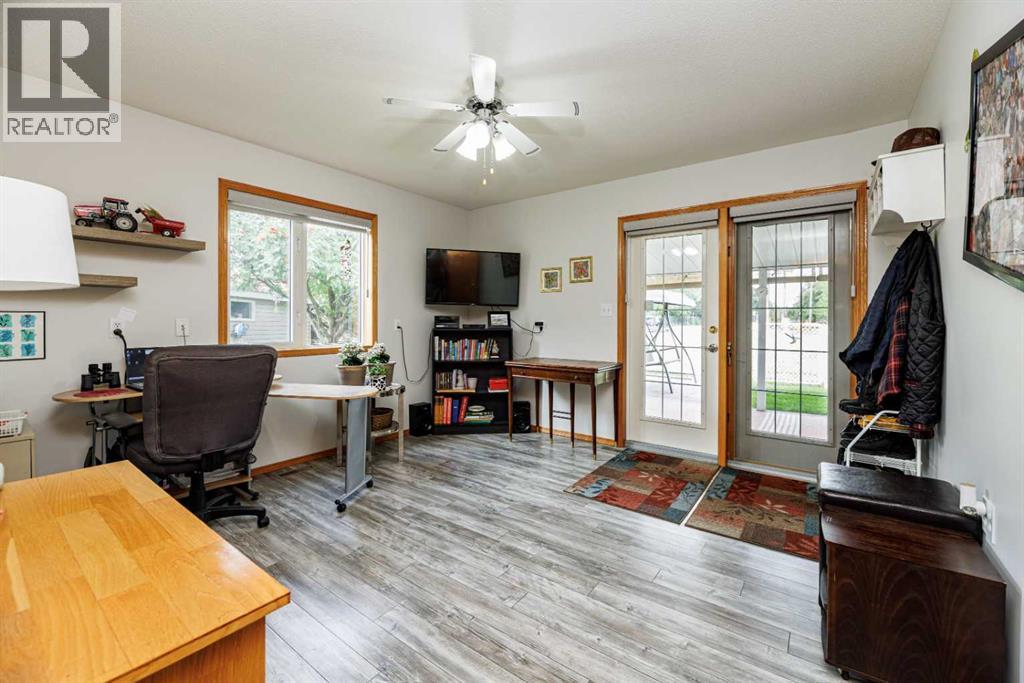 Listing photo – 4634 42 Street Crescent, Red Deer