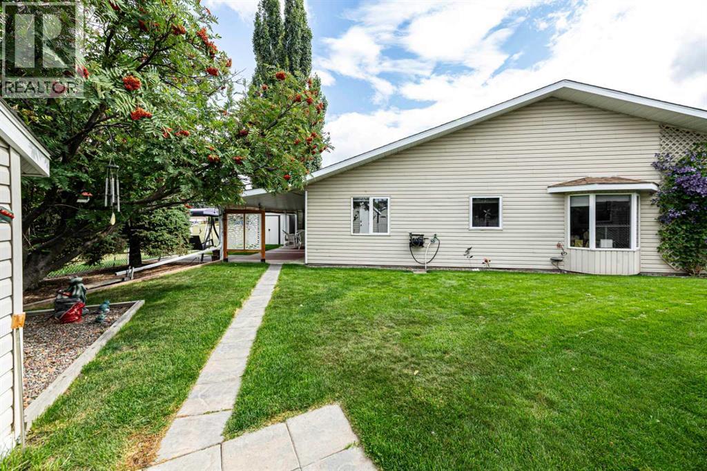 Listing photo – 4634 42 Street Crescent, Red Deer