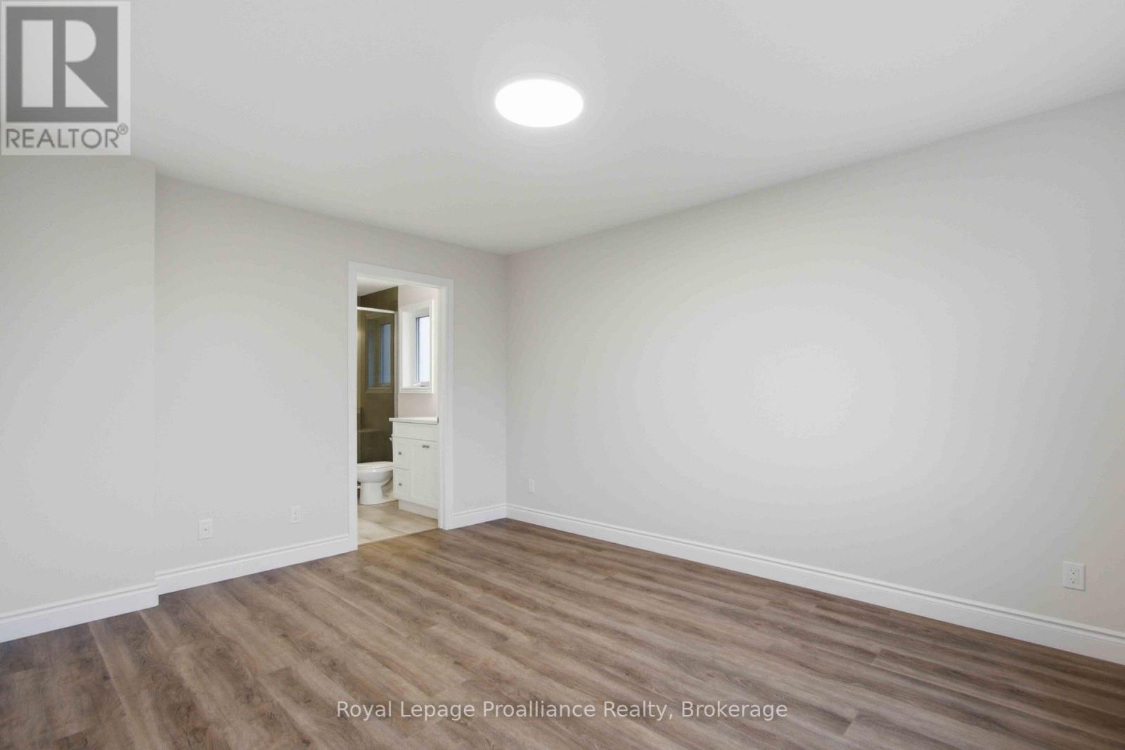 33 CLAYTON JOHN AVENUE - Image 12