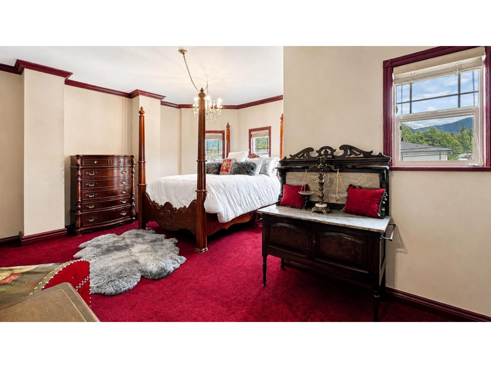 864 HOT SPRINGS ROAD, Harrison Hot Springs, Harrison Hot Springs