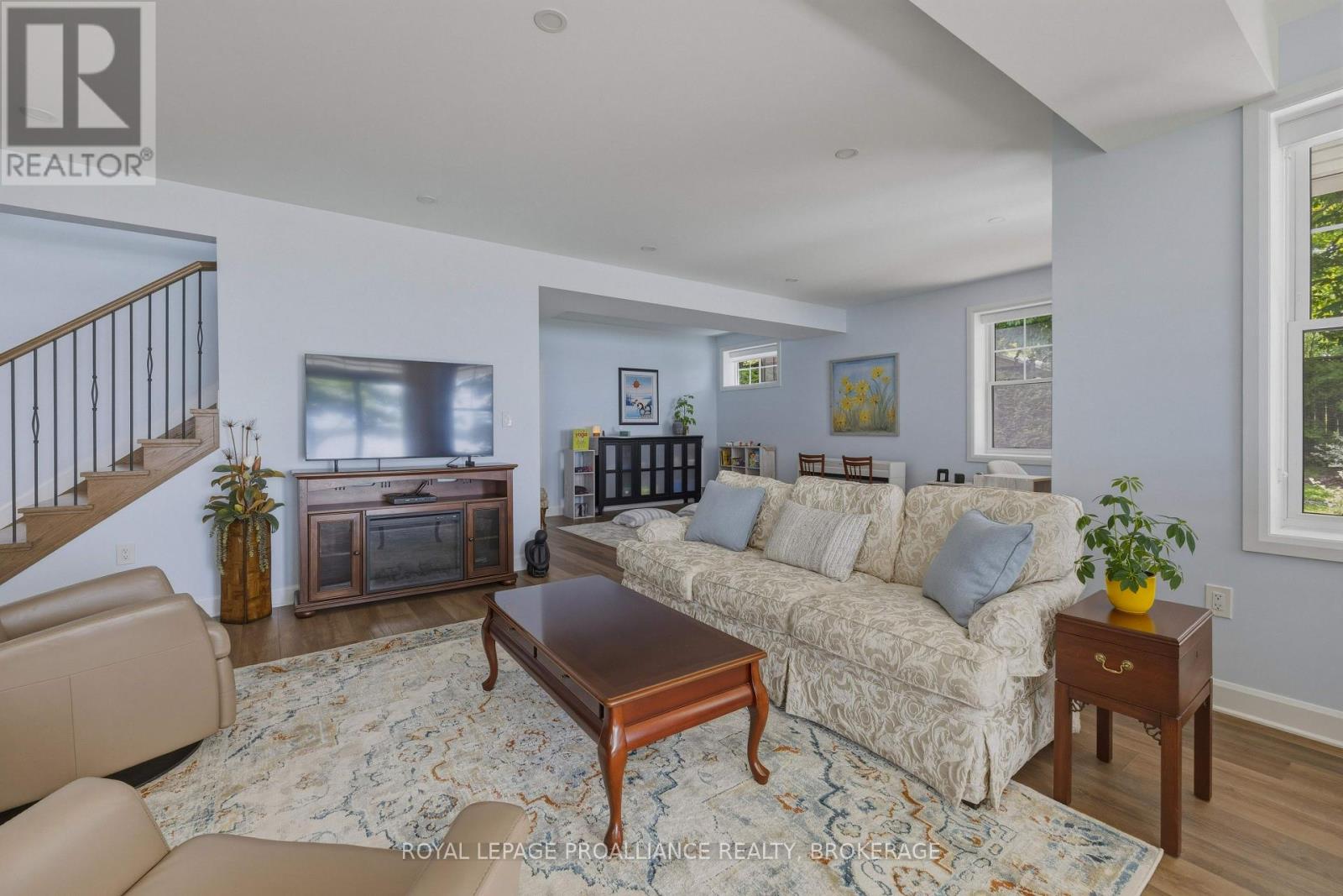 3842 HIDEAWAY LANE - Image 32