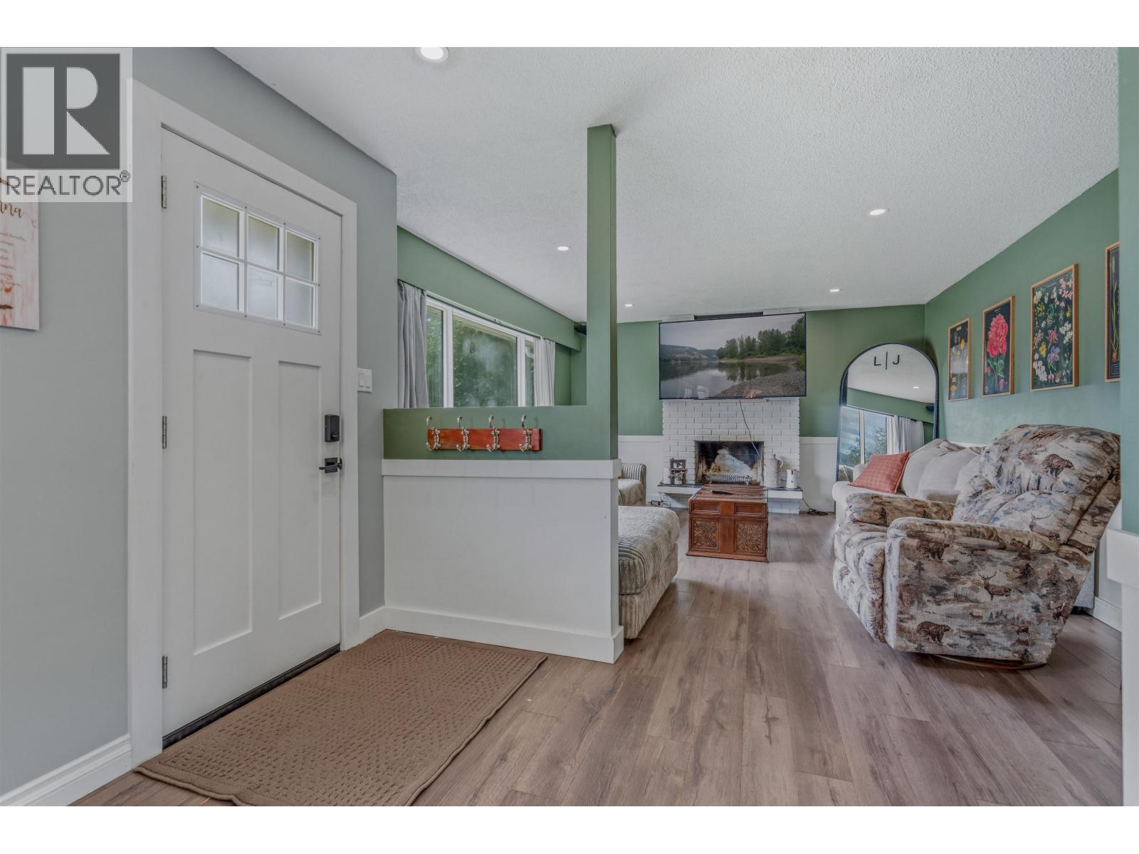 1092 LIMESTONE CRESCENT - Image 3