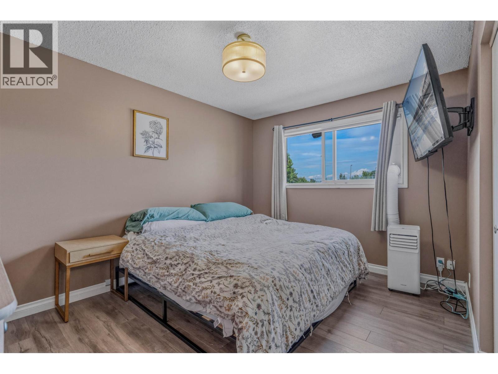 1092 LIMESTONE CRESCENT - Image 9
