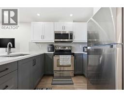 4205 16 Street SW - photo 22