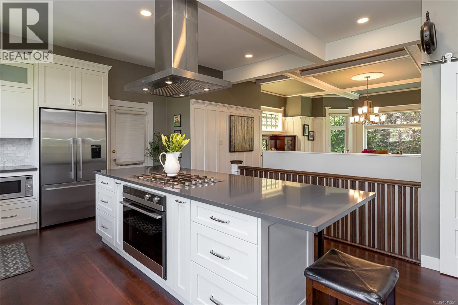 875 Richmond Ave - Image 19
