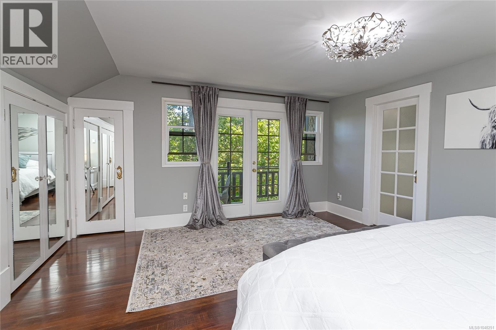 875 Richmond Ave - Image 24
